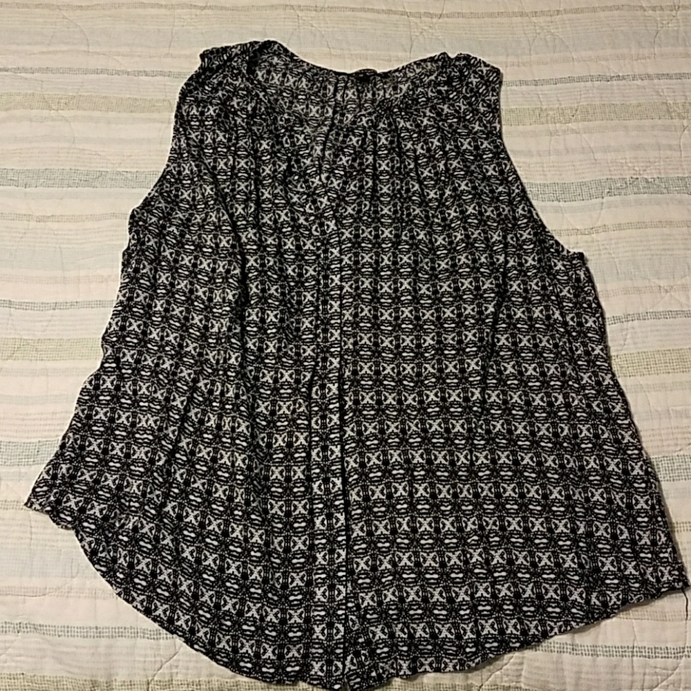 Button down sleeveless dress shirt